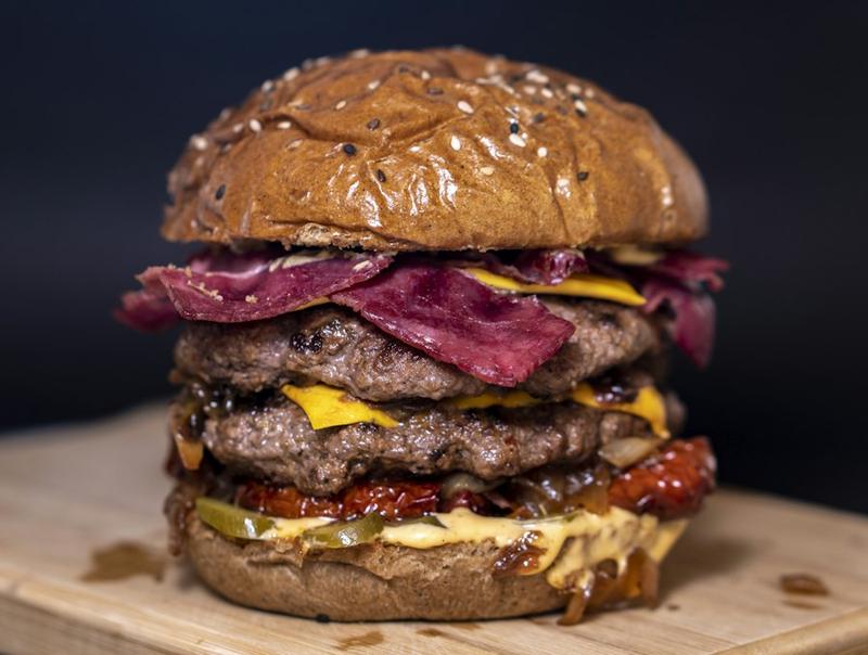 Hamburguesa doble con tocineta